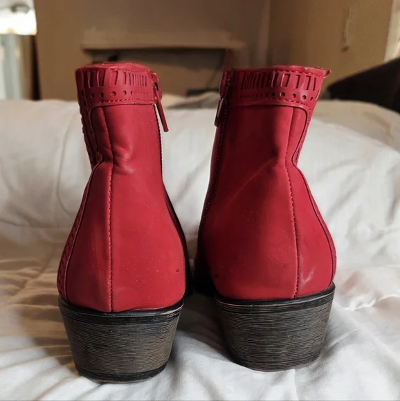 Chic Red Ankle Booties - Picture 2 of 6